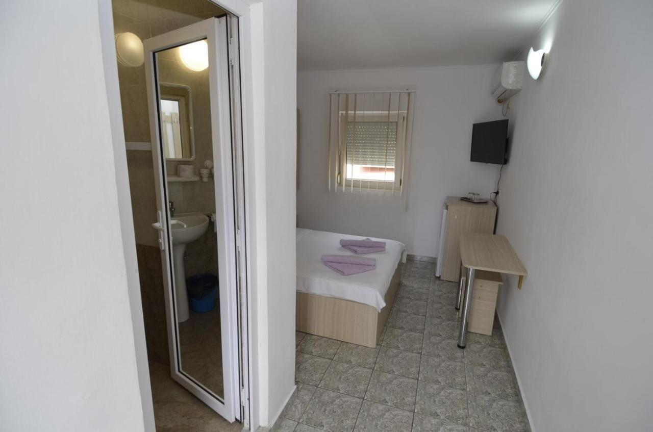Vila Rara Hotel Costinesti Ngoại thất bức ảnh